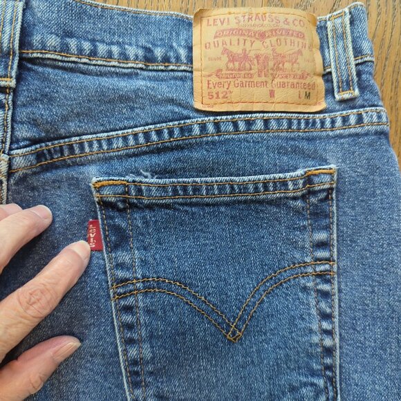 Vintage Levi’s 512 Women’s Jeans Sz 16 Slim Fit Tapered Leg Blue Denim USA Made - Picture 14 of 15